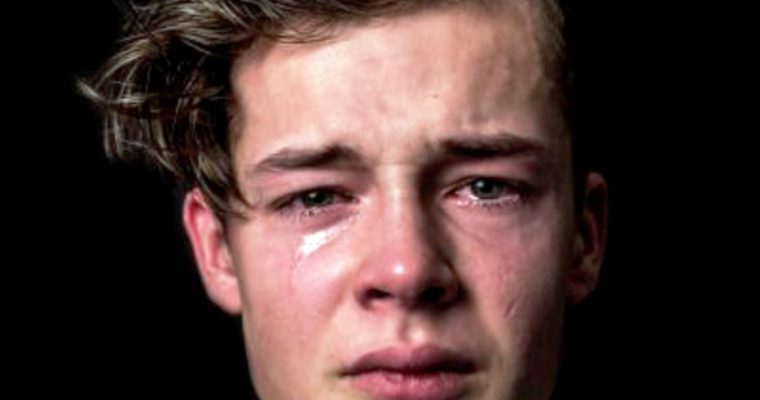 De ce plângem? Fascinanta psihologie a descărcării emoționale prin lacrimi